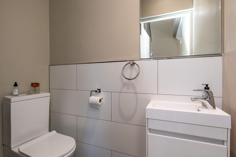 To Let 3 Bedroom Property for Rent in Constantia Western Cape